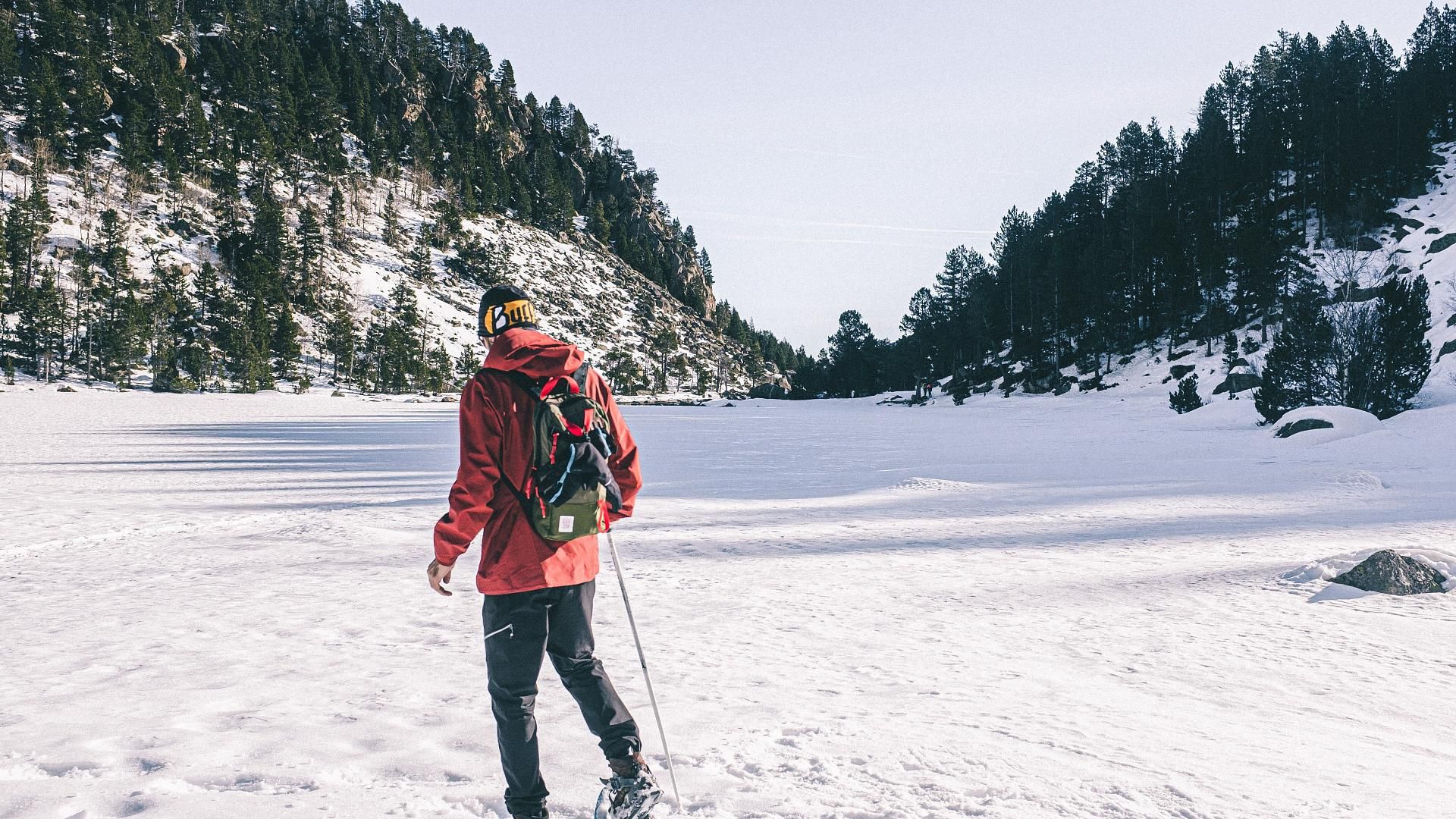 Salida en raquetas o esquí de montaña en el Lago de l'Estanyó: Disfruta de un buen día en la montaña